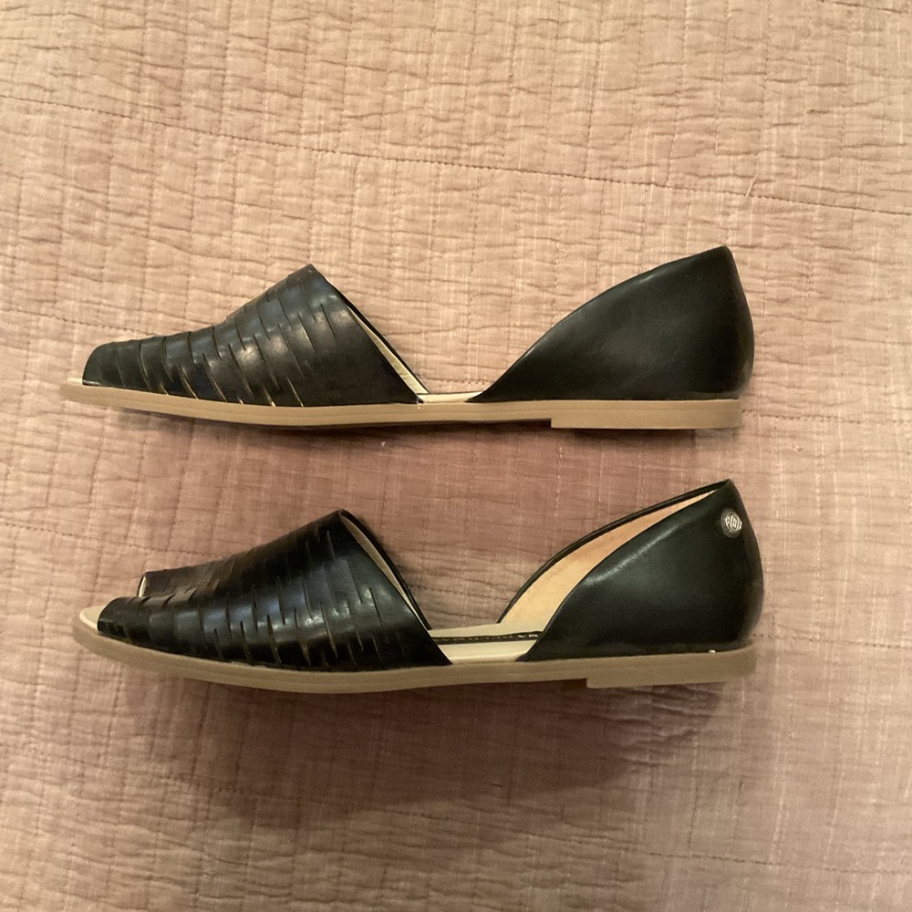 Sandals - Picture 2 of 3